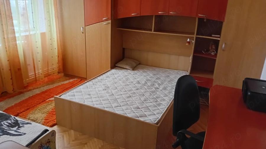 Apartament cu 3 camere decomandat în Alfa
