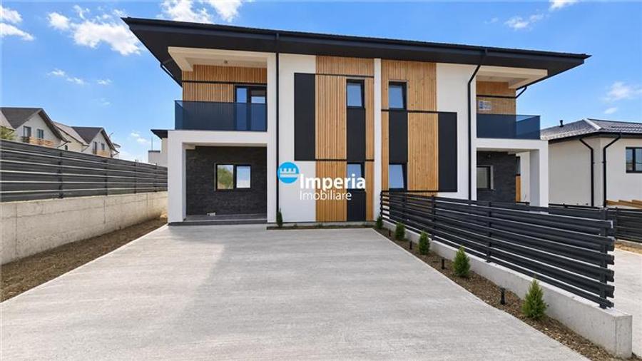 Duplex cu 4 camere cu Canalizare în Bucium