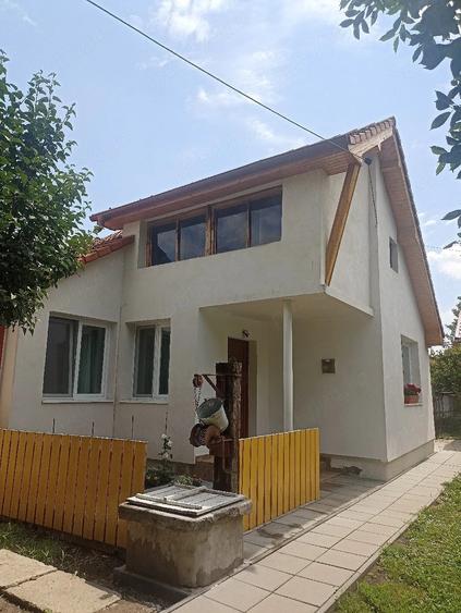 Casă cu 2 camere cu Teren 468 Mp în Central