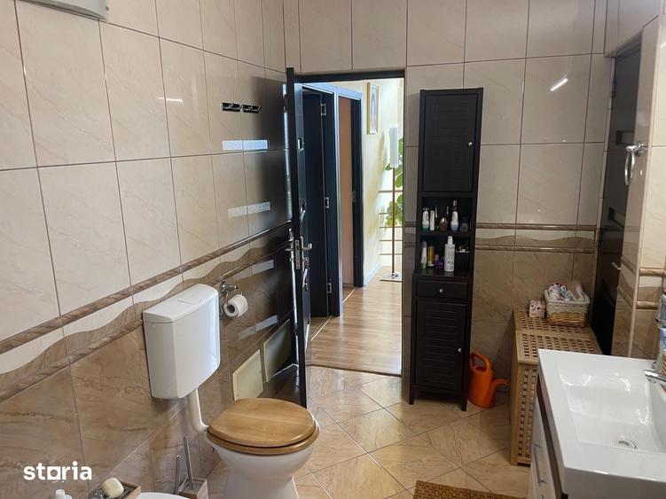Casă cu 6 camere cu Teren 350 Mp în Europa