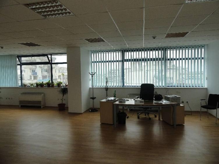 Birou, de 200 mp, în Unirii