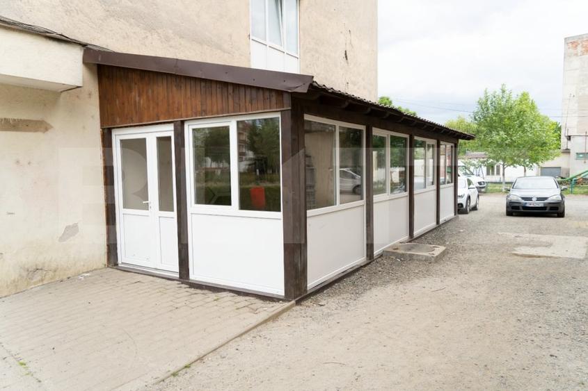 Spațiu comercial, de 200 mp, în Turț