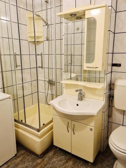 Apartament cu 3 camere semidecomandat, mobilat în Complex Studențesc