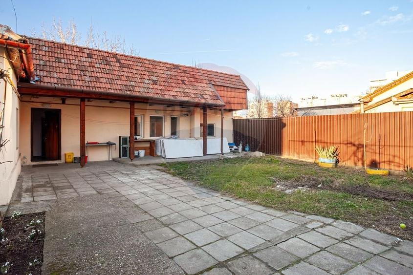 Casă individuală cu 6 camere cu Teren 450 Mp în Aurel Vlaicu