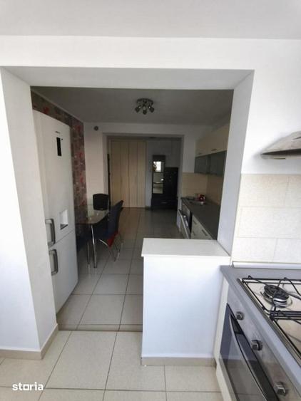 Apartament cu 3 camere semidecomandat, mobilat în Pantelimon