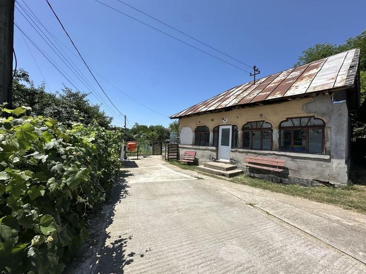 Casă cu 2 camere în Mareș