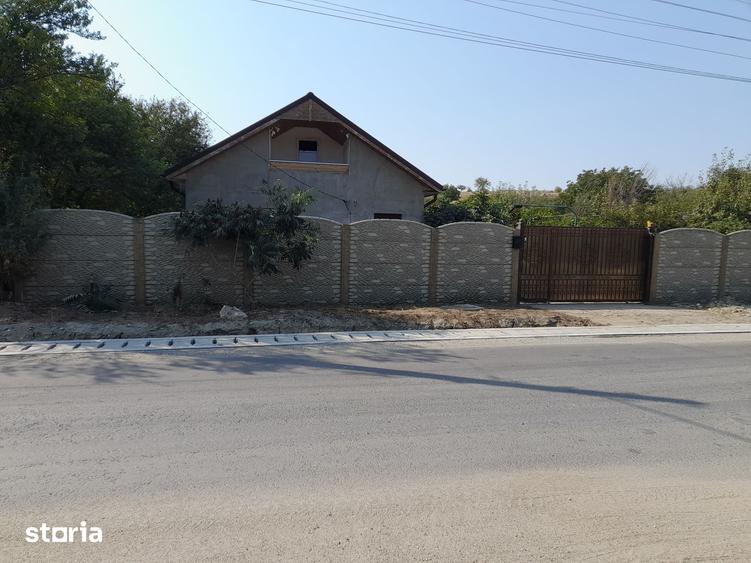 Casă cu 3 camere cu Teren 1000 Mp în Robănești