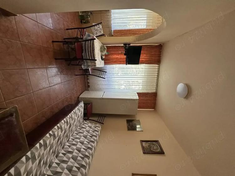 Apartament cu 3 camere în Malu Roșu
