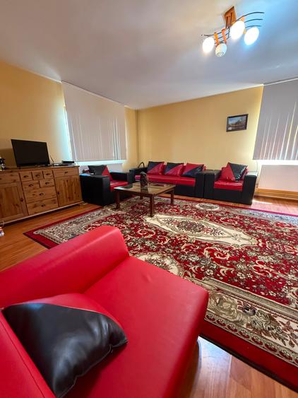 Casă individuală cu 5 camere cu Teren 690 Mp în Podul Vadului