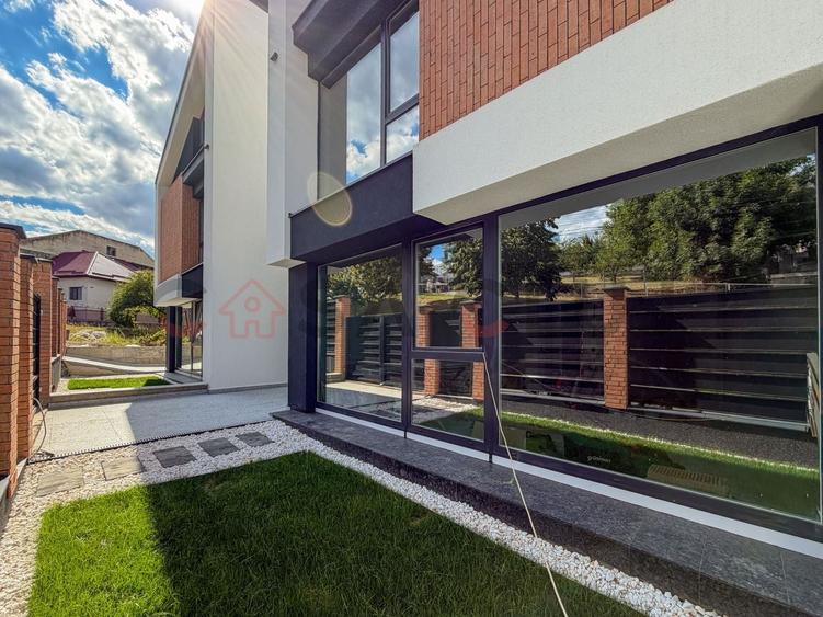 Duplex cu 4 camere cu Canalizare în Mănăștur