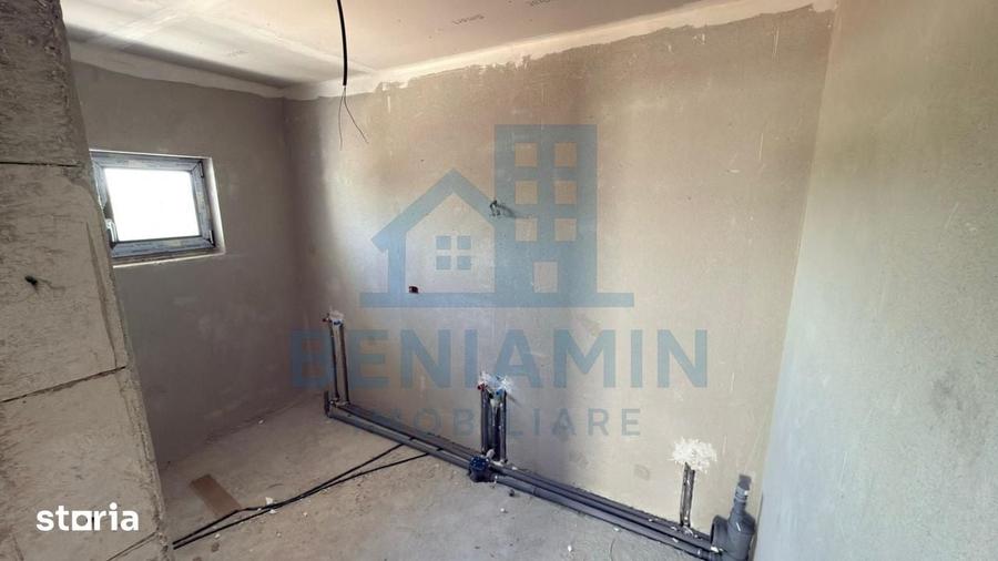 Casă cu 4 camere cu Teren 200 Mp în Malu Mare
