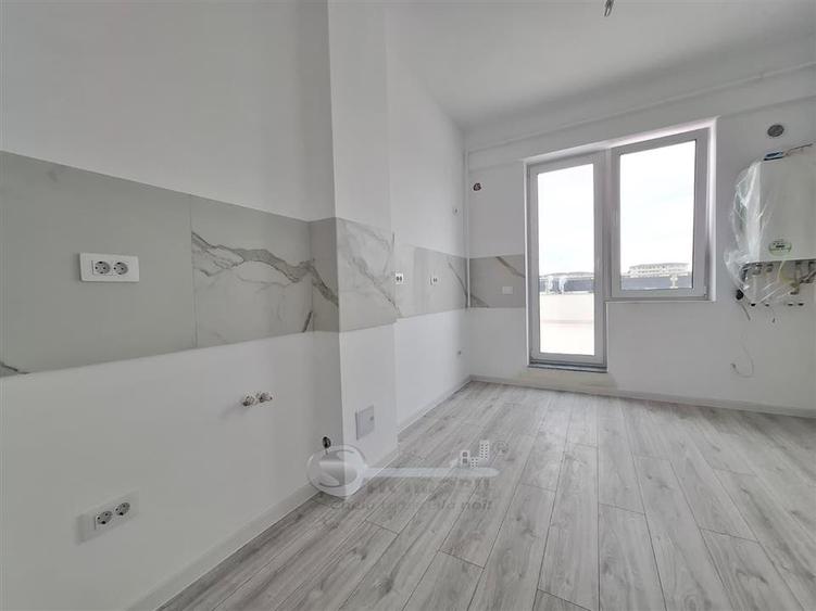 Penthouse cu 3 camere decomandat în Galata