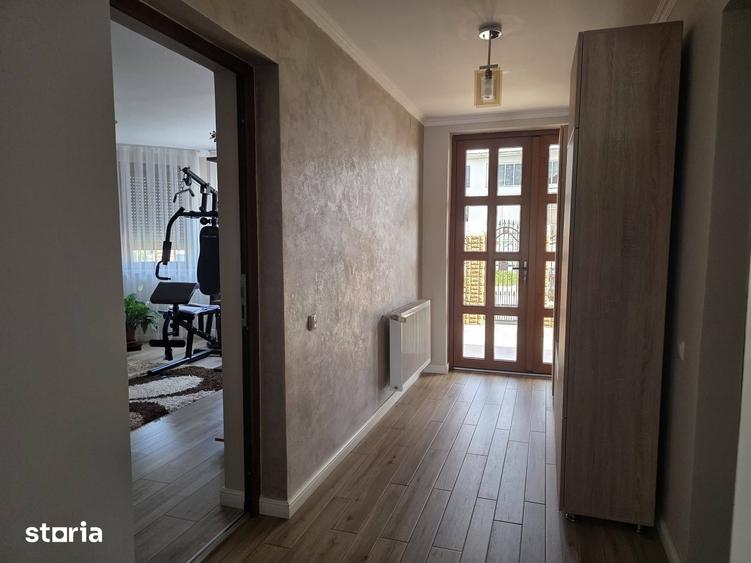Casă cu 4 camere cu Teren 889 Mp în Oșorhei