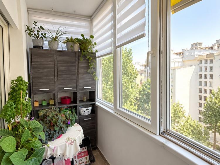 Apartament cu 4 camere decomandat, mobilat în Doamna Ghica