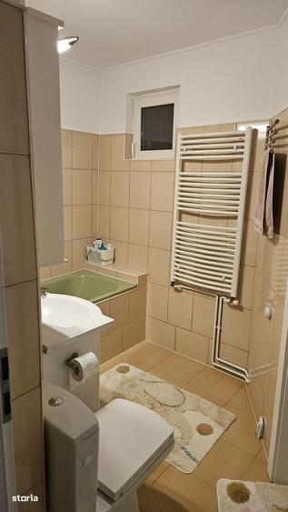 Apartament cu 4 camere decomandat în Noua