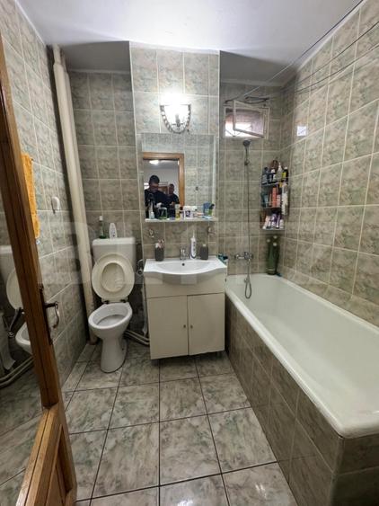 Apartament cu 4 camere decomandat, mobilat în Mihai Eminescu