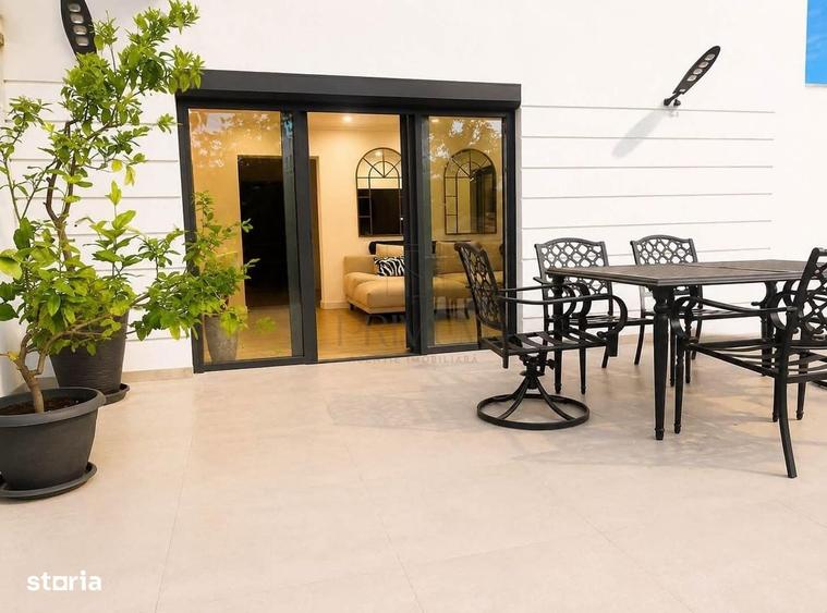 Apartament cu 4 camere decomandat în Lipovei