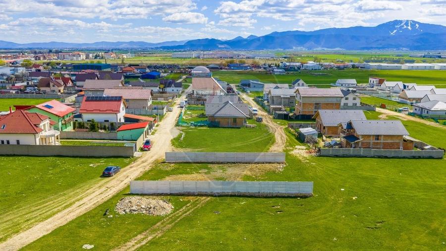 Teren Construcții intravilan de 500 mp, în Nord-Vest