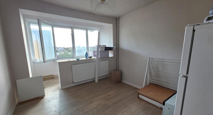 Apartament cu 2 camere decomandat, mobilat în Complex Studențesc