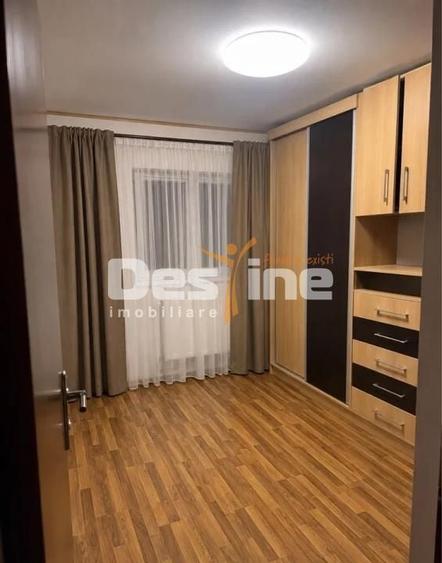Apartament cu 3 camere decomandat în Soarelui