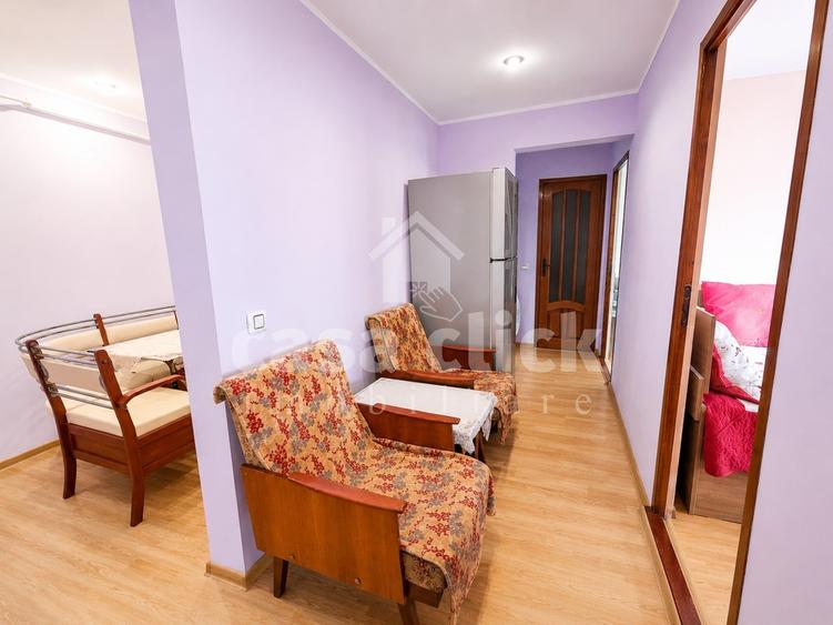 Apartament cu 3 camere decomandat, mobilat în