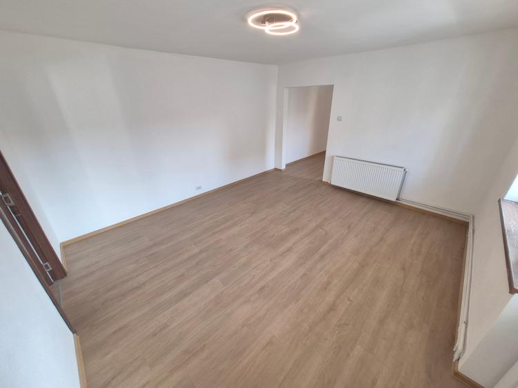 Apartament cu 2 camere semidecomandat în Soarelui — fotografia 3