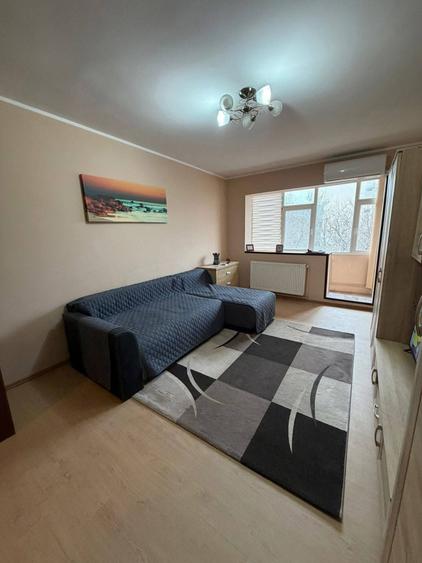Apartament cu 2 camere decomandat, mobilat în City Park Mall
