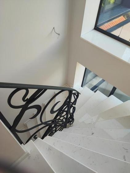 Casă cu 14 camere cu Teren 300 Mp în Floreasca