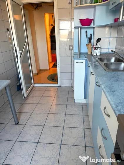 Apartament cu 2 camere decomandat în 1 Mai