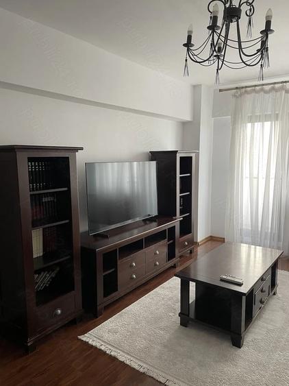 Apartament cu 3 camere semidecomandat în Theodor Pallady