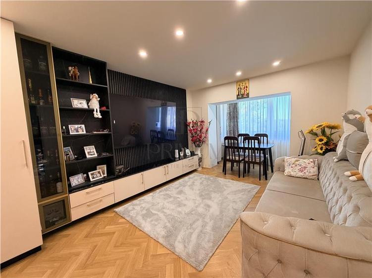 Apartament cu 2 camere decomandat, mobilat în Soarelui