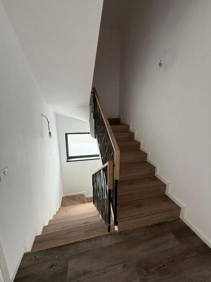 Casă individuală cu 4 camere cu Teren 400 Mp în Prelungirea Ghencea