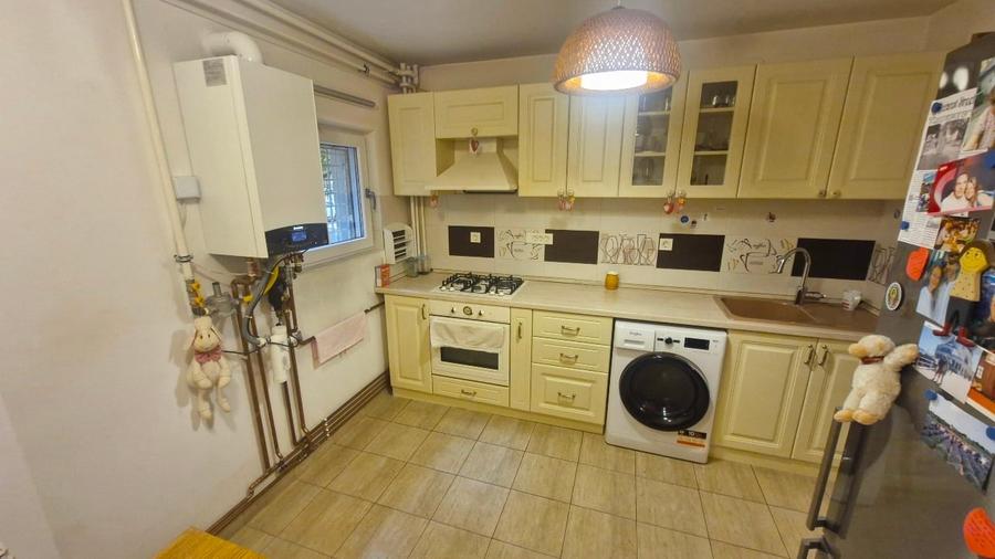 Apartament cu 2 camere decomandat, mobilat în Sebastian
