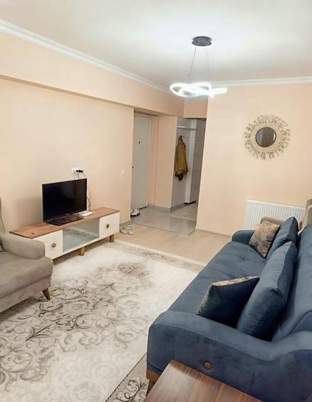 Apartament cu 2 camere decomandat, mobilat în Universitate