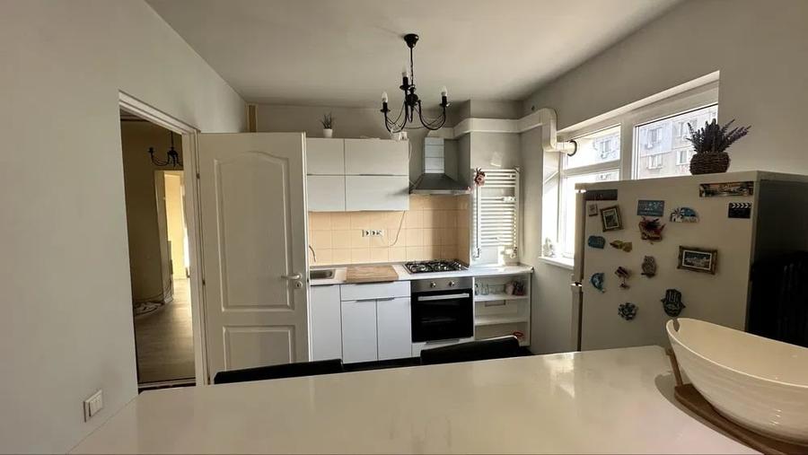 Apartament cu 2 camere decomandat, mobilat în Mărgeanului