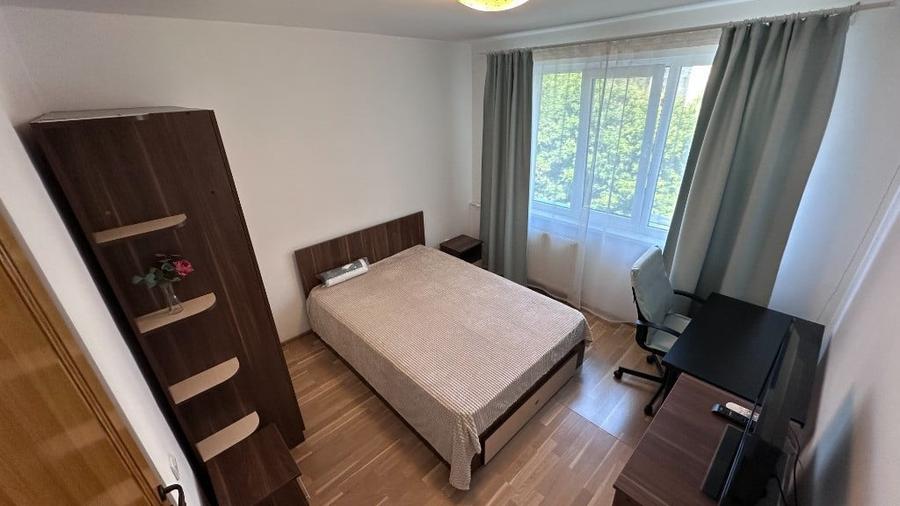 Apartament cu 3 camere decomandat în Dristor