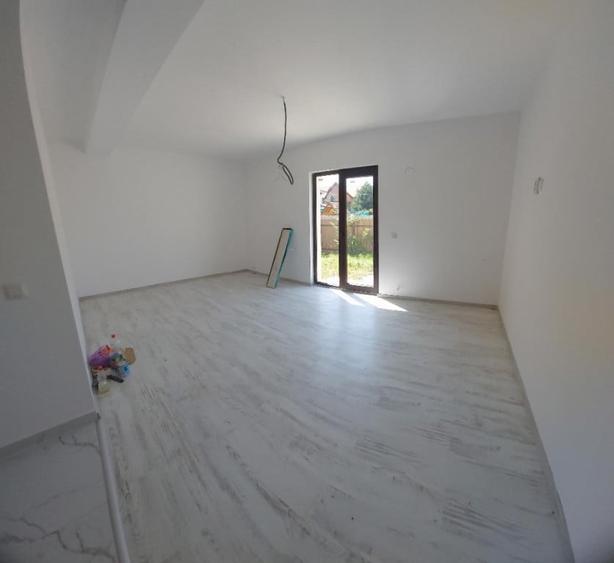 Casă cu 4 camere cu Teren 470 Mp în Vârteju