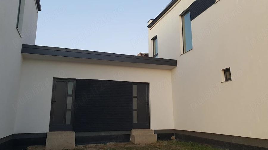 Casă cu 5 camere cu Teren 350 Mp în Dumbrăvița