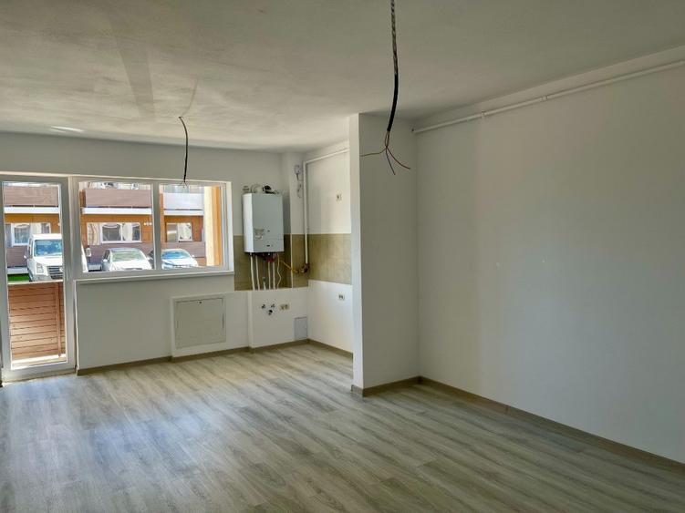 Apartament cu 2 camere semidecomandat în Sânpetru