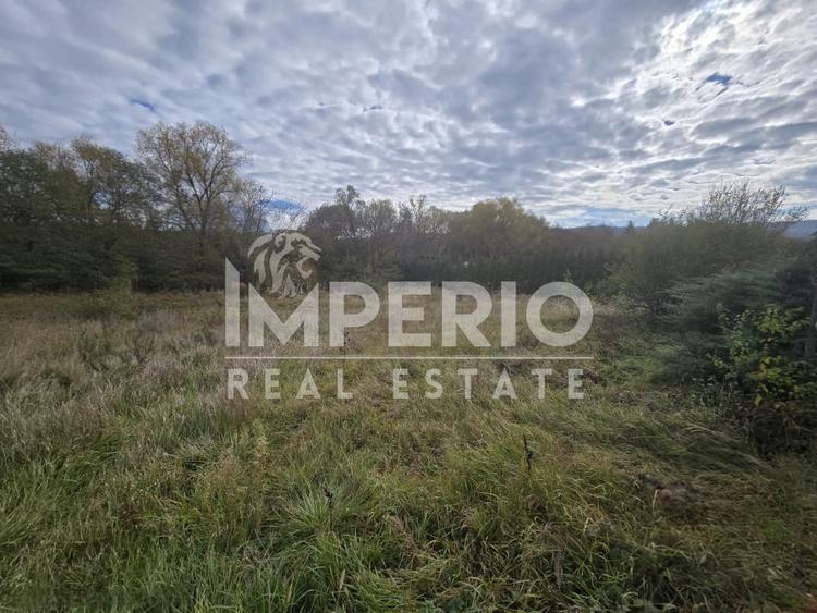 Teren Construcții intravilan de 492 mp, în Între Lacuri