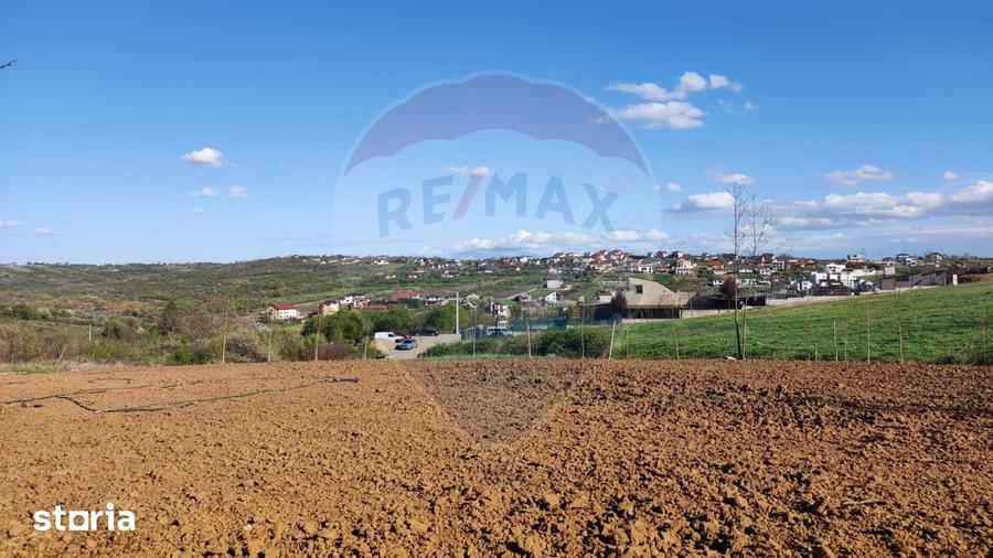 Teren de 1200 mp, în Iorga