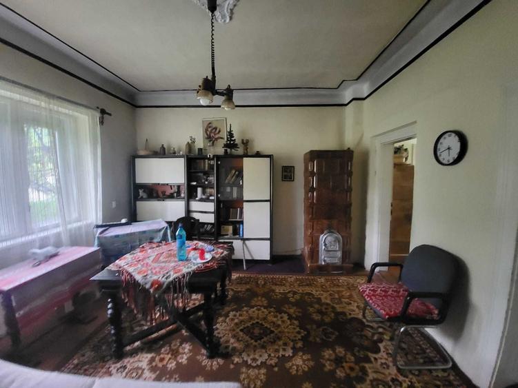 Casă cu 4 camere în Central