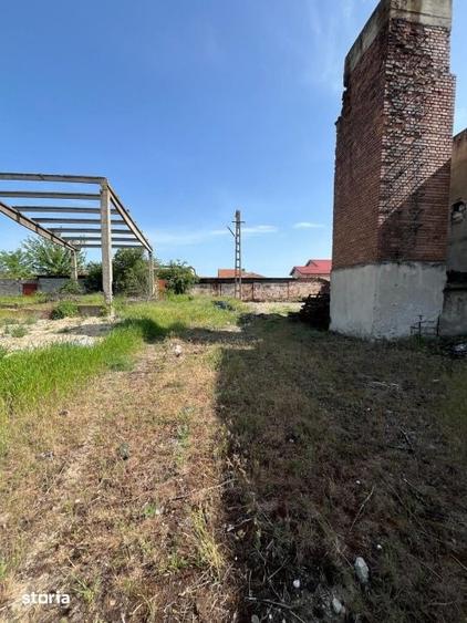 Teren de 13000 mp, în Central