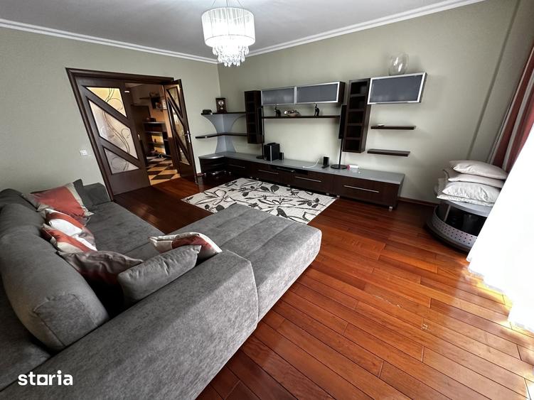 Apartament cu 3 camere decomandat în Centrul Civic