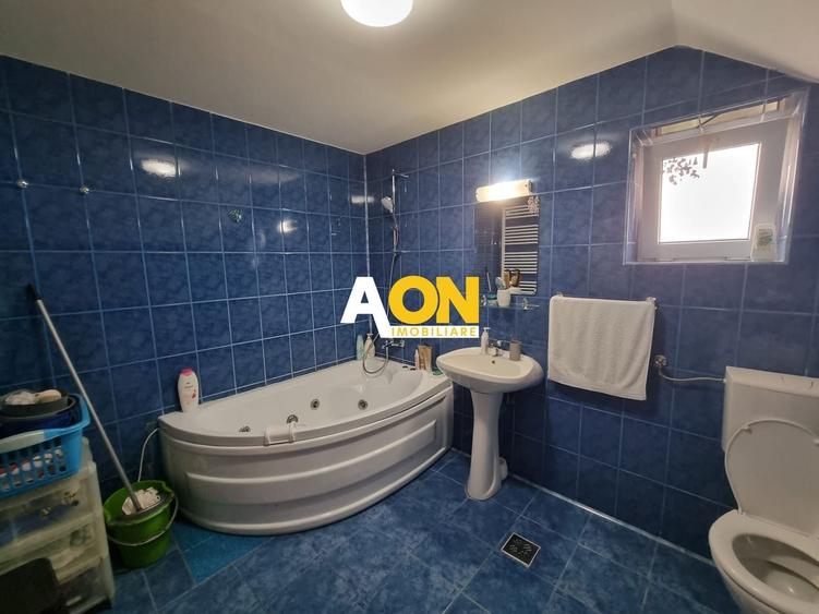 Casă individuală cu 5 camere cu Canalizare în Micești