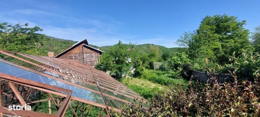 Casă cu 4 camere în Cernătești