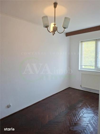 Apartament cu 3 camere semidecomandat în Bistrița Lac