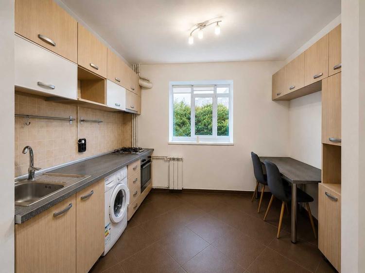 Apartament cu 2 camere decomandat în Berceni