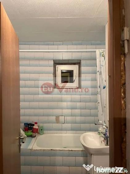 Apartament cu 3 camere decomandat în Micro 16