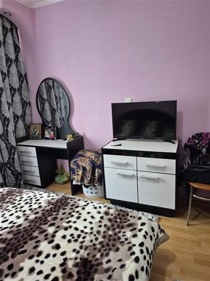 Apartament cu 3 camere semidecomandat în Colentina